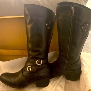 Born Moana Black tall boots